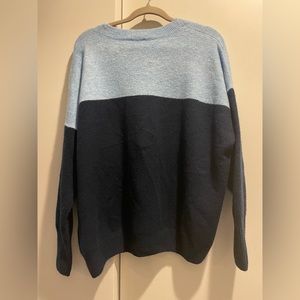 Vince Camino sweater - two tone (baby blue and navy) size XL great condition